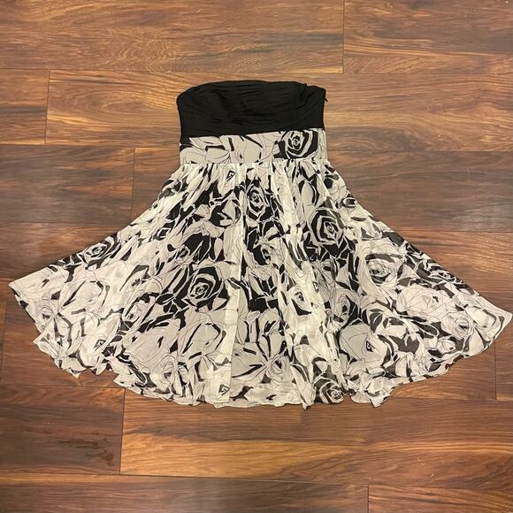 ECI New York Floral White and Black Dress Size 8 B4 - Picture 1 of 3